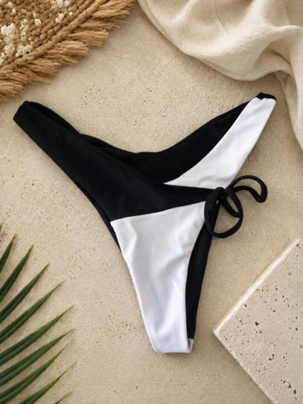 🖤 Black High-Cut Bikini Bottom 🖤